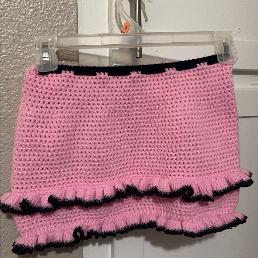 Pink Knit Ruffle Shorts - Picture 3 of 3